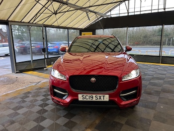 Used Jaguar F-Pace 2019 for sale - 77535063: Photo