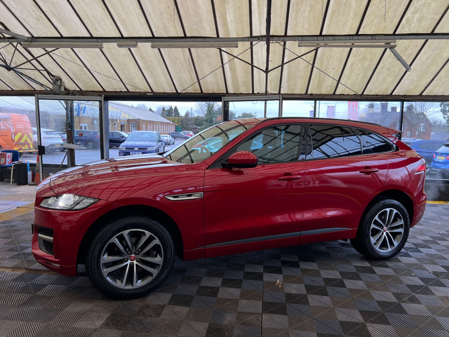 Used Jaguar F-Pace 2019 for sale - 77535063: Photo 4