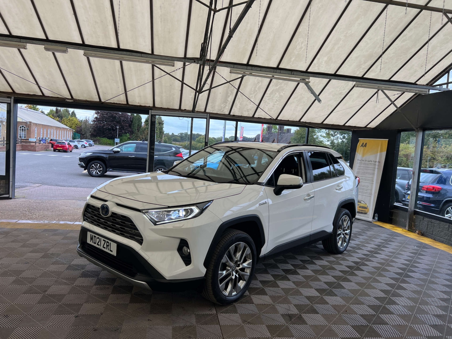 Used Toyota RAV4 2021 for sale - 76277694: Photo 3