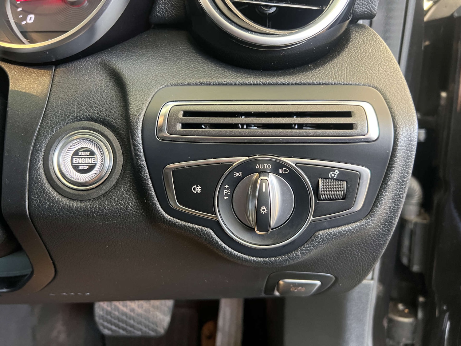 Used Mercedes-Benz C Class 2018 for sale - 76735777: Photo 14