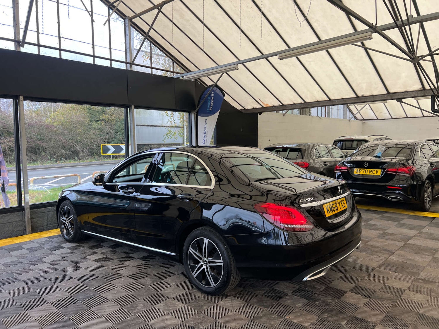 Used Mercedes-Benz C Class 2018 for sale - 76735777: Photo 5