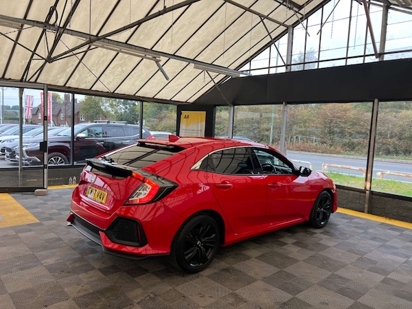 Used Honda Civic 2017 for sale - 76311255: Photo 7