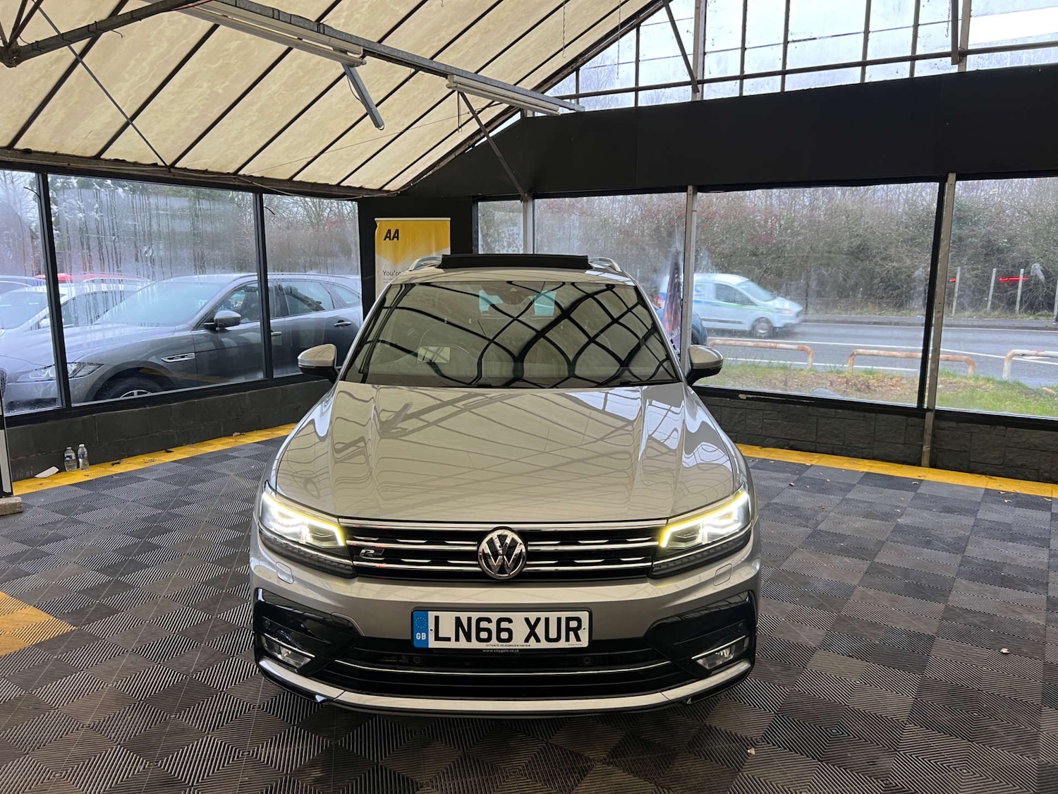 Used Volkswagen Tiguan 2016 for sale - 77313718: Photo 3