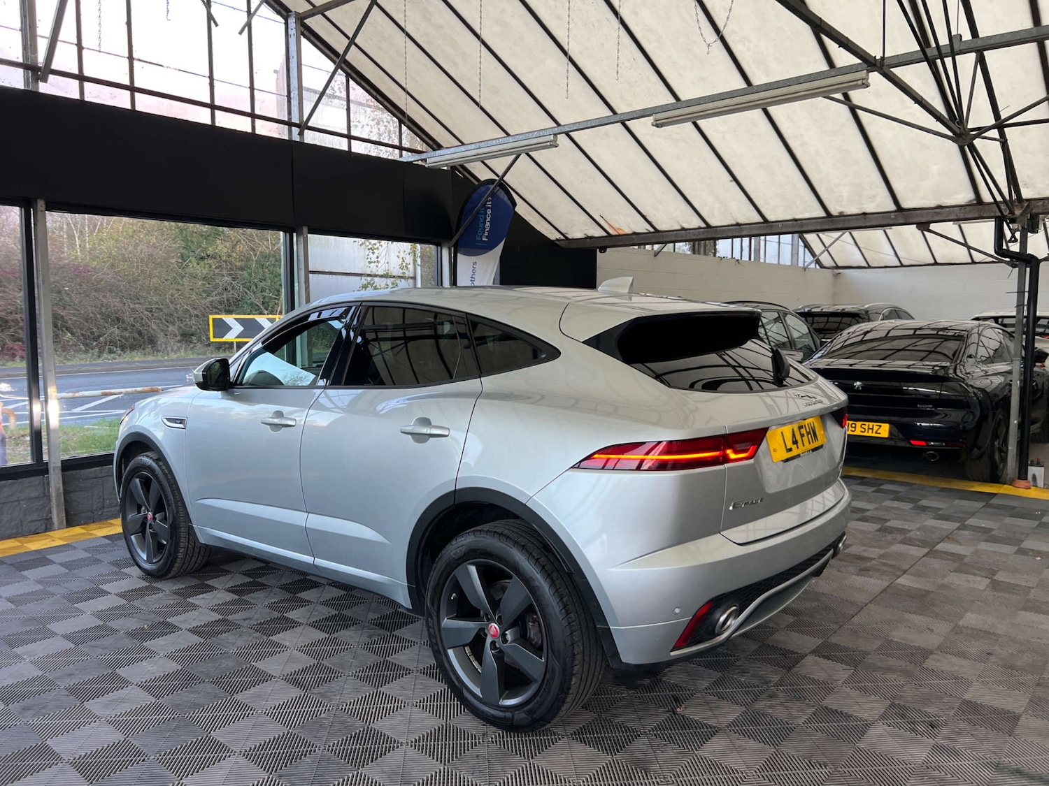 Used Jaguar E-Pace 2019 for sale - 76687501: Photo 5