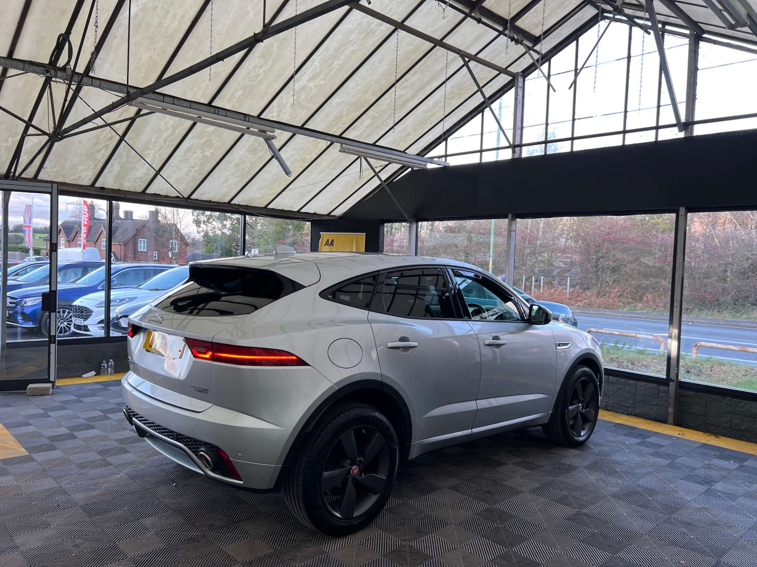 Used Jaguar E-Pace 2019 for sale - 76687501: Photo 8