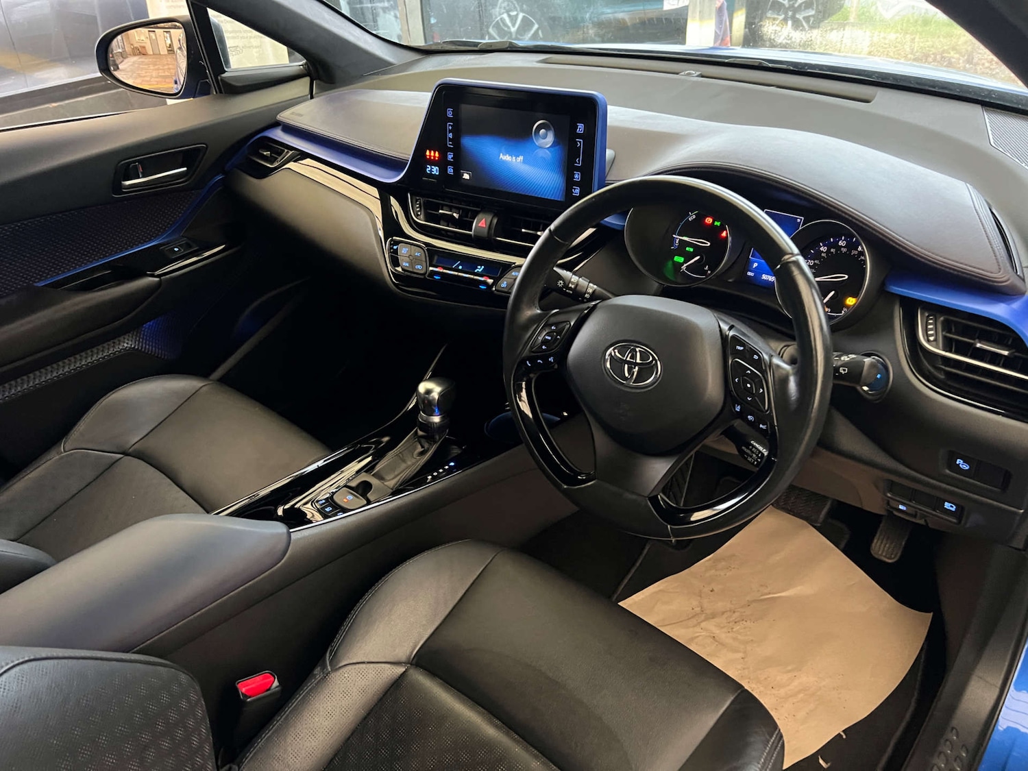 Used Toyota C-HR 2018 for sale - 77038532: Photo 11