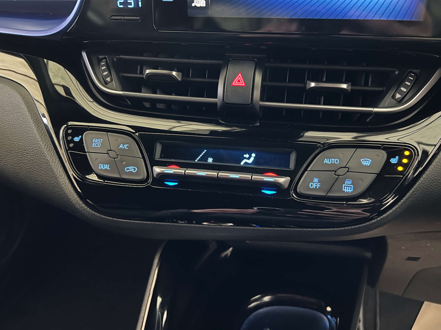 Used Toyota C-HR 2018 for sale - 77038532: Photo 19