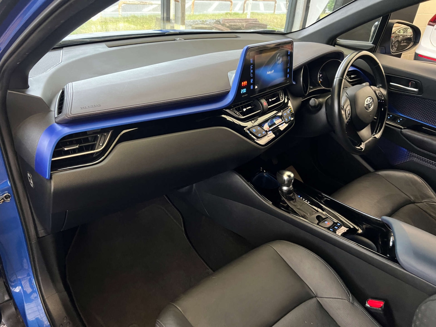 Used Toyota C-HR 2018 for sale - 77038532: Photo 24