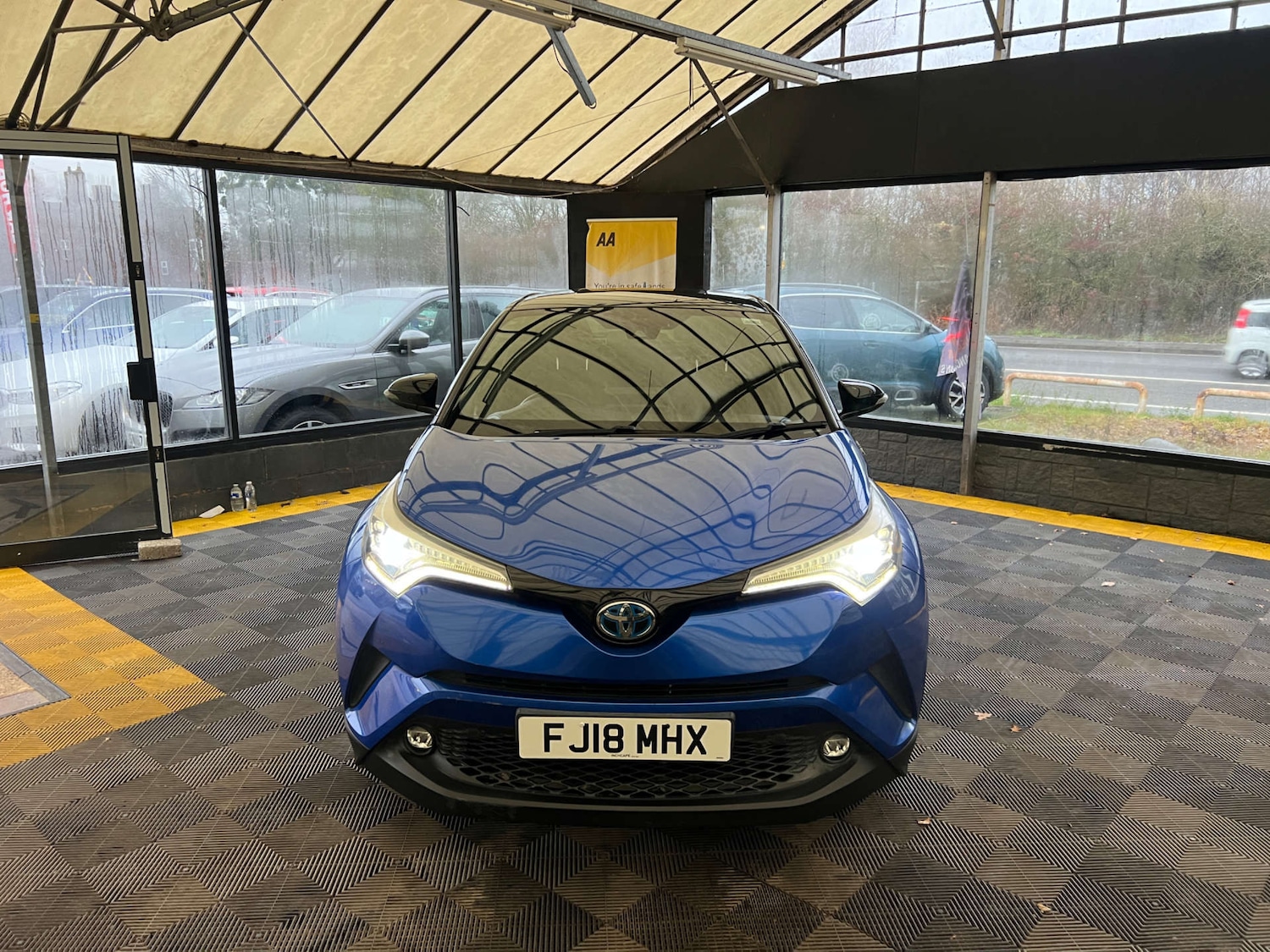 Used Toyota C-HR 2018 for sale - 77038532: Photo 3