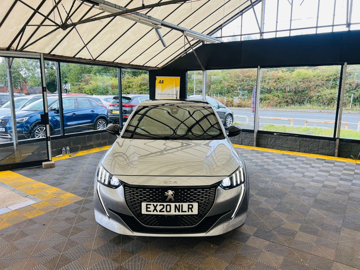 Used Peugeot 208 2020 for sale - 76919162: Photo 2