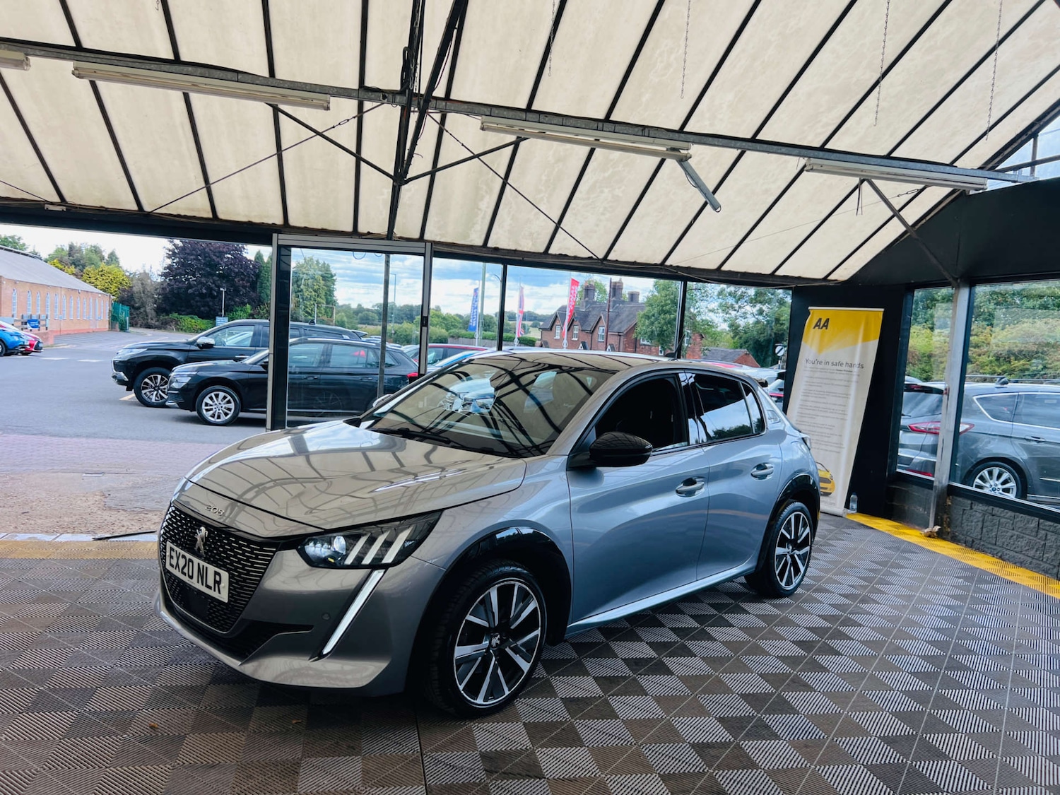 Used Peugeot 208 2020 for sale - 76919162: Photo 3