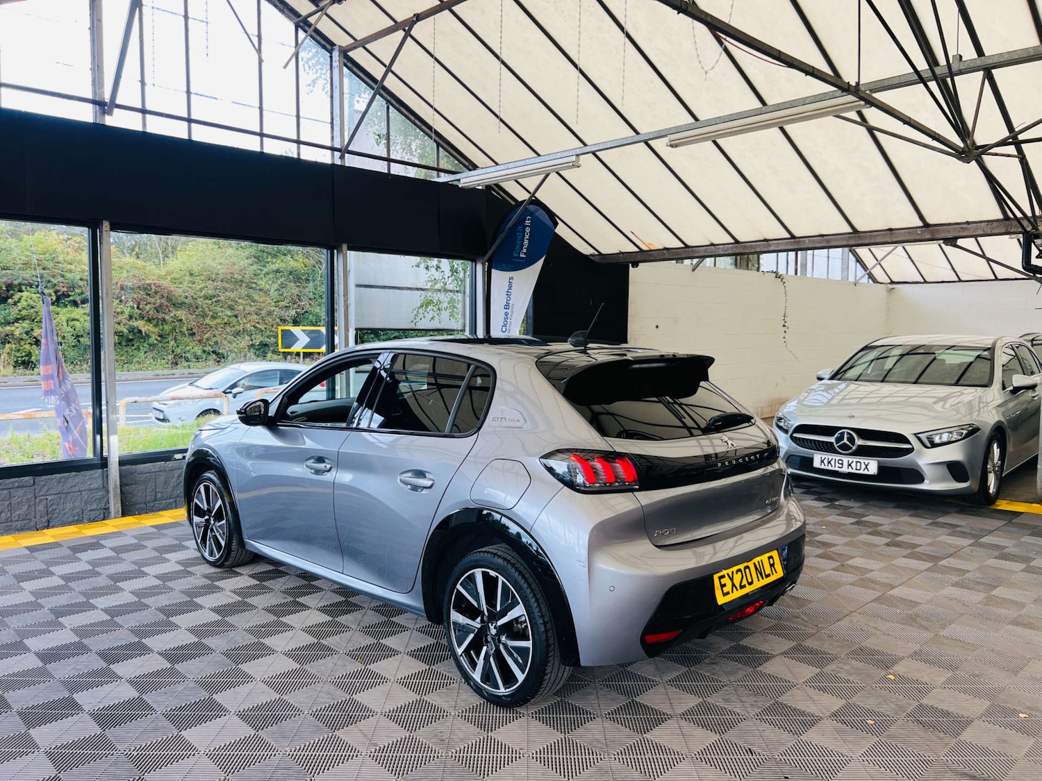 Used Peugeot 208 2020 for sale - 76919162: Photo 4