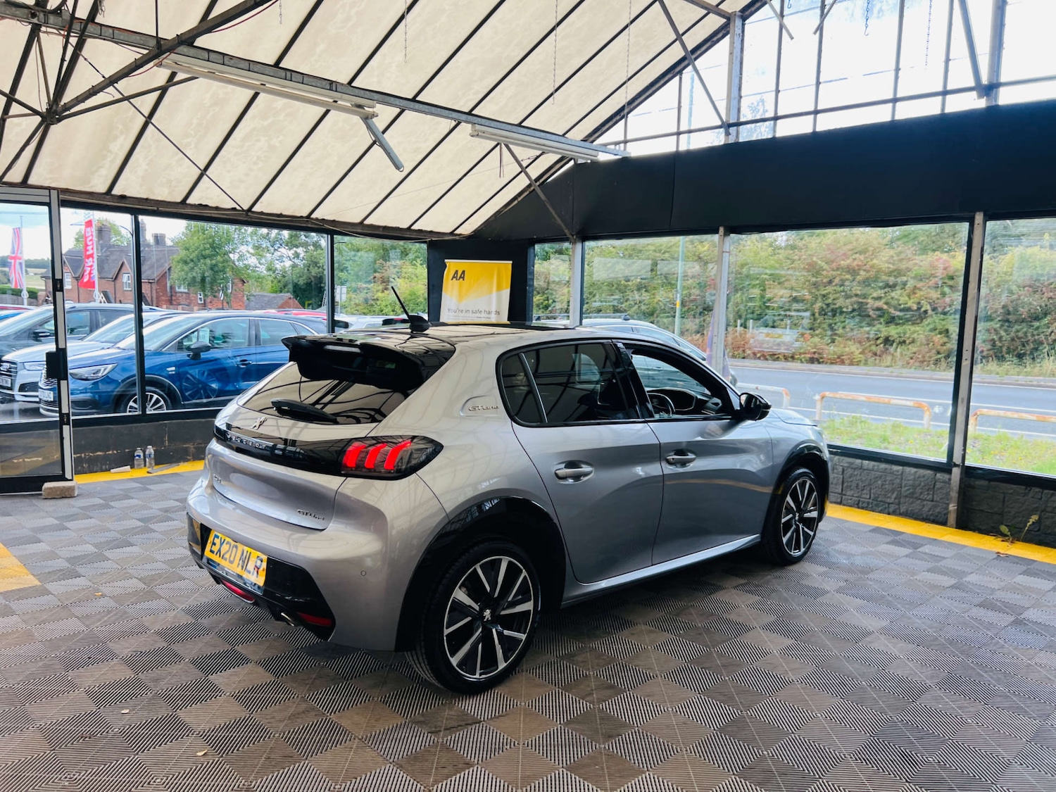 Used Peugeot 208 2020 for sale - 76919162: Photo 6