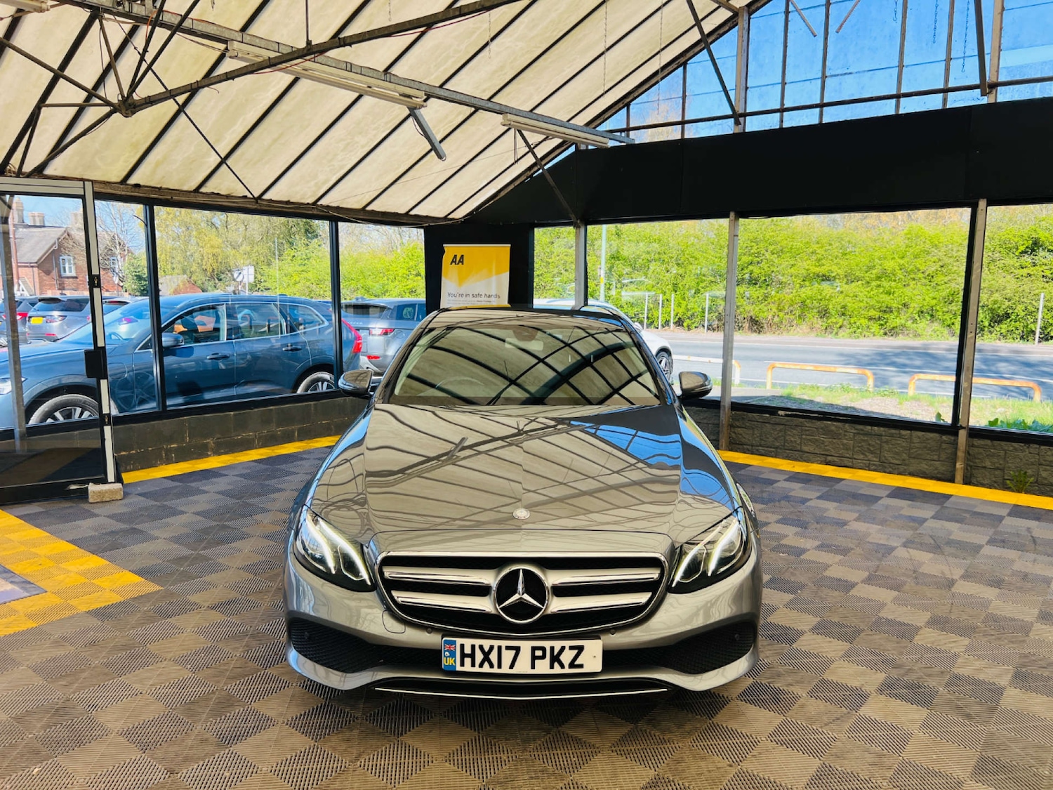 Used Mercedes-Benz E Class 2017 for sale - 76601363: Photo 3