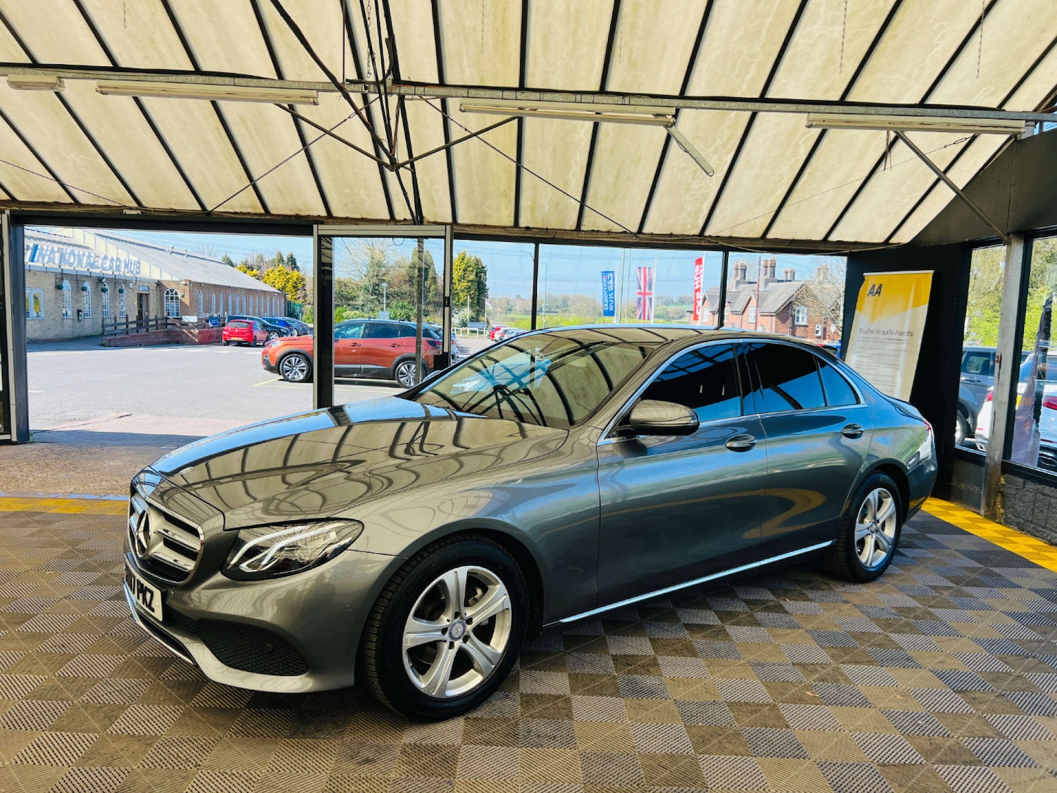 Used Mercedes-Benz E Class 2017 for sale - 76601363: Photo 4