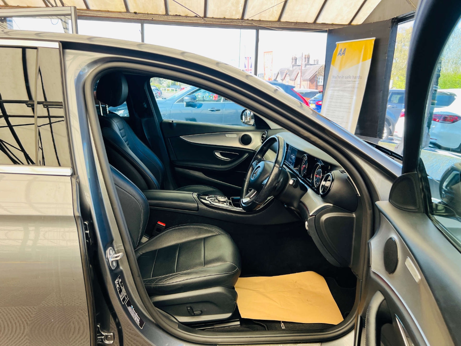 Used Mercedes-Benz E Class 2017 for sale - 76601363: Photo 9