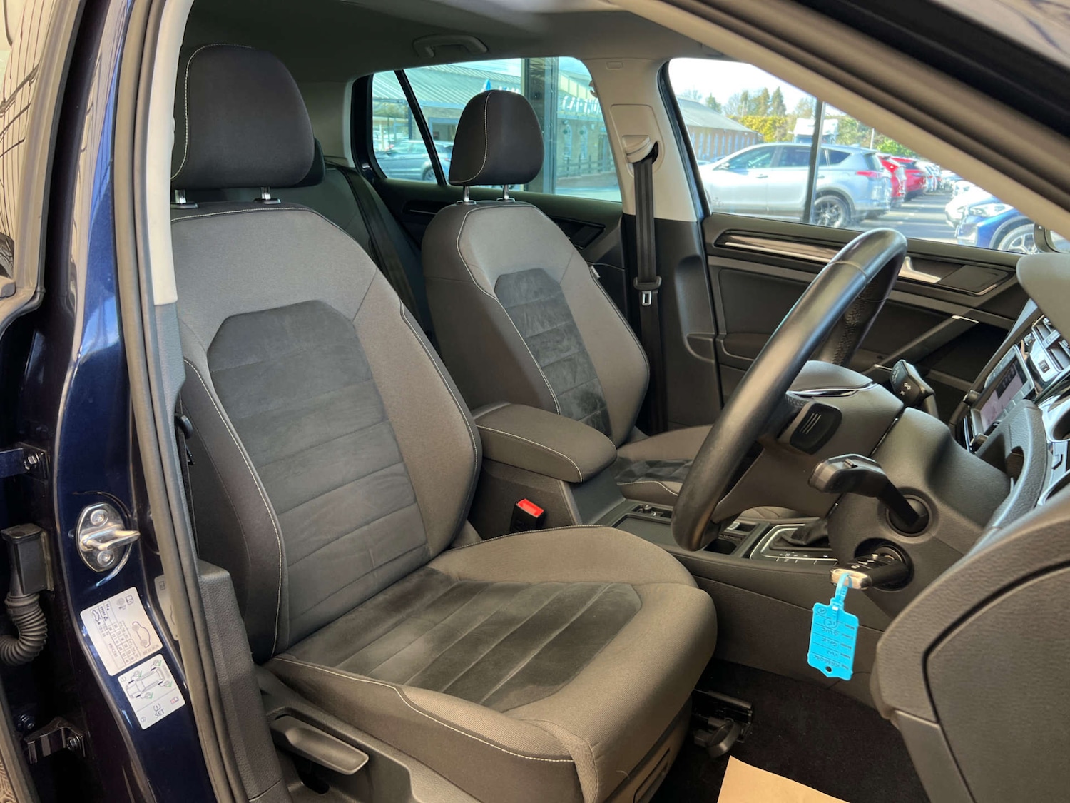 Used Volkswagen Golf 2016 for sale - 77721678: Photo 11