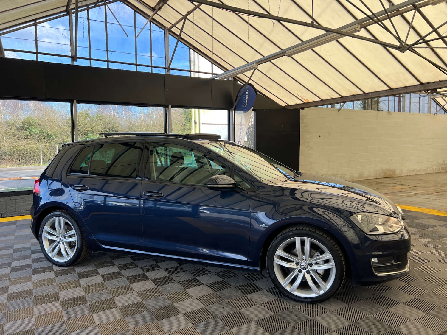 Used Volkswagen Golf 2016 for sale - 77721678: Photo 3
