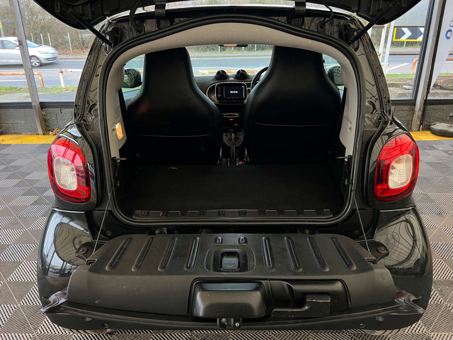 Used smart fortwo 2017 for sale - 77584820: Photo 19