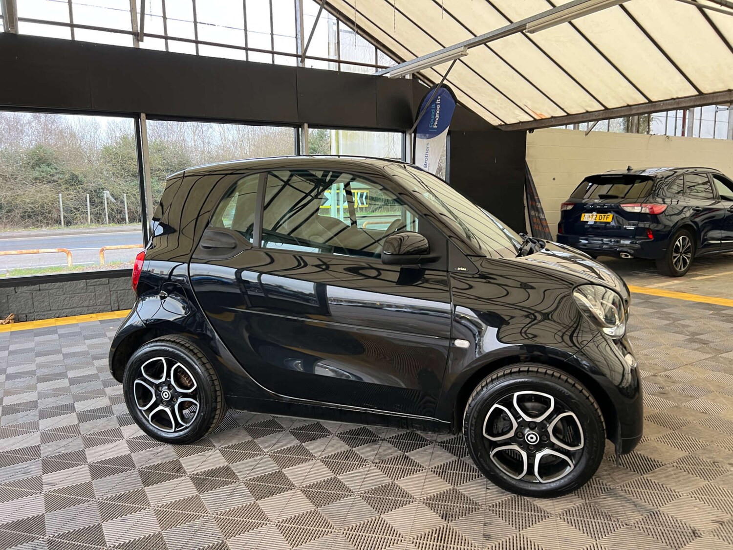 Used smart fortwo 2017 for sale - 77584820: Photo 3