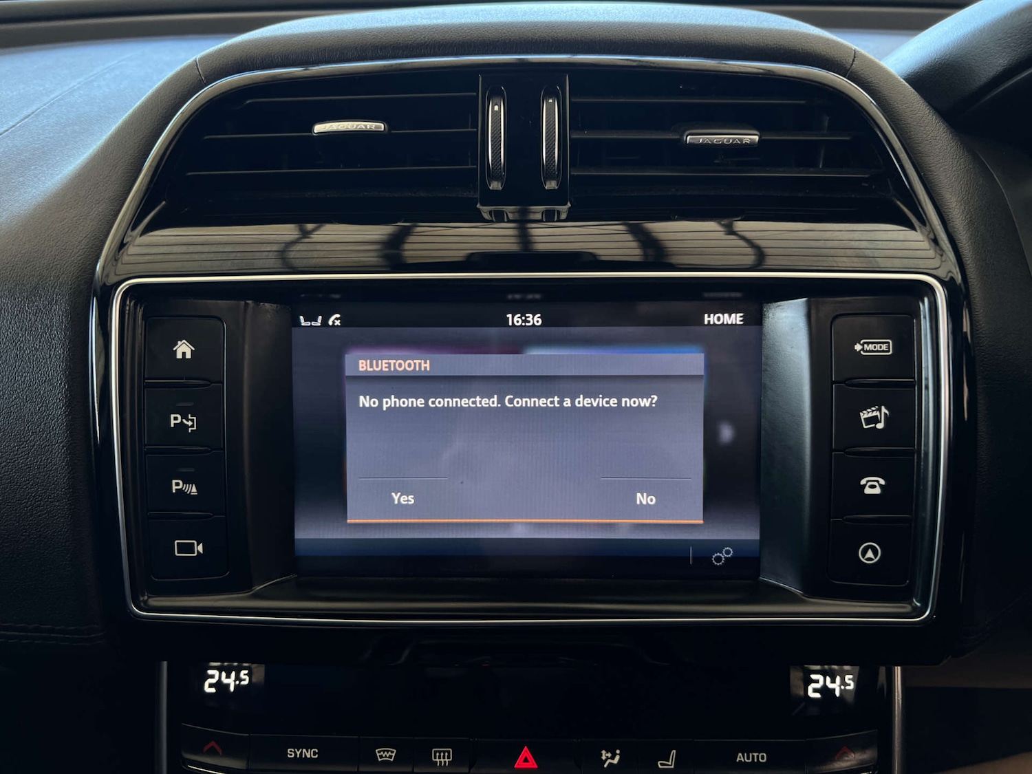 Used Jaguar XE 2017 for sale - 78056715: Photo 21