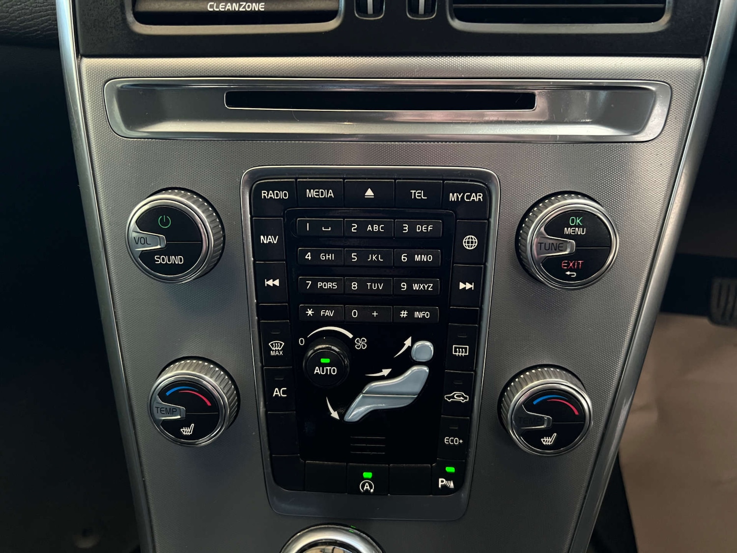 Used Volvo XC60 2017 for sale - 77704367: Photo 17