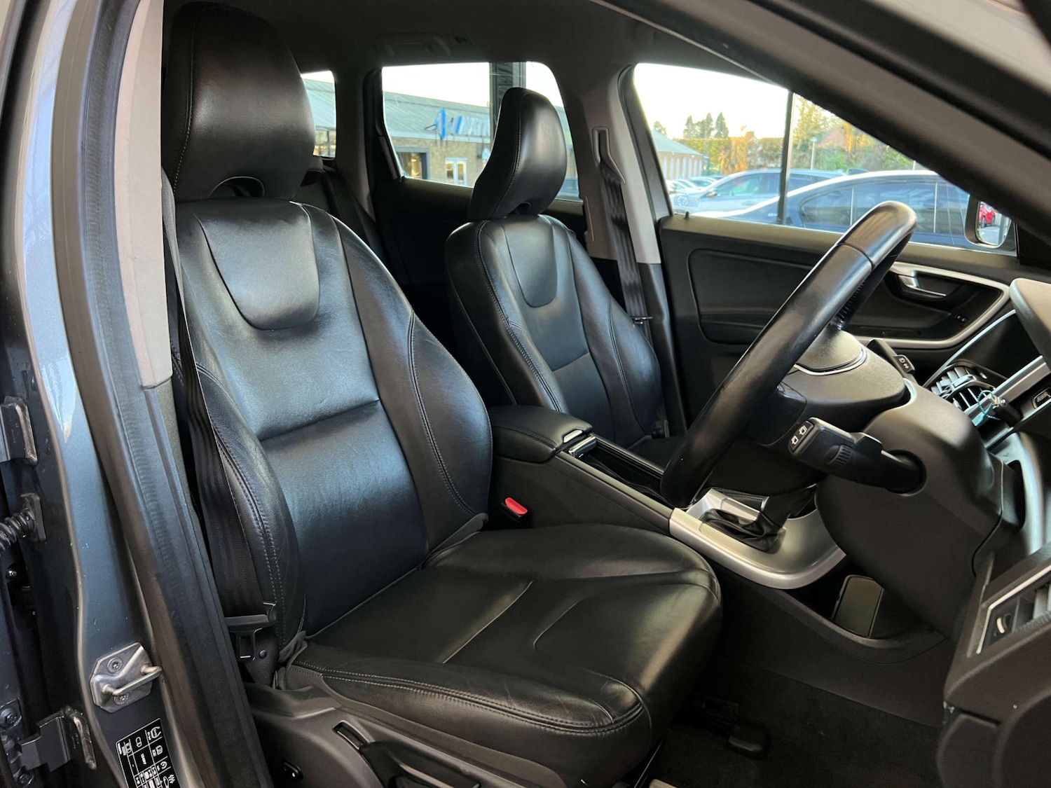 Used Volvo XC60 2017 for sale - 77704367: Photo 8