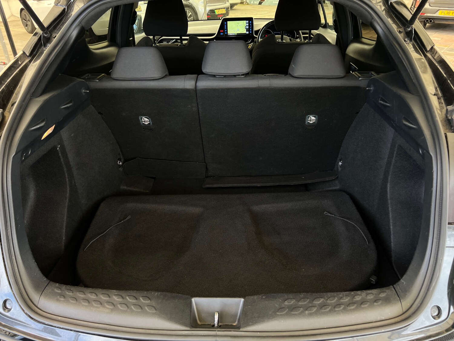 Used Toyota C-HR 2018 for sale - 77821678: Photo 25