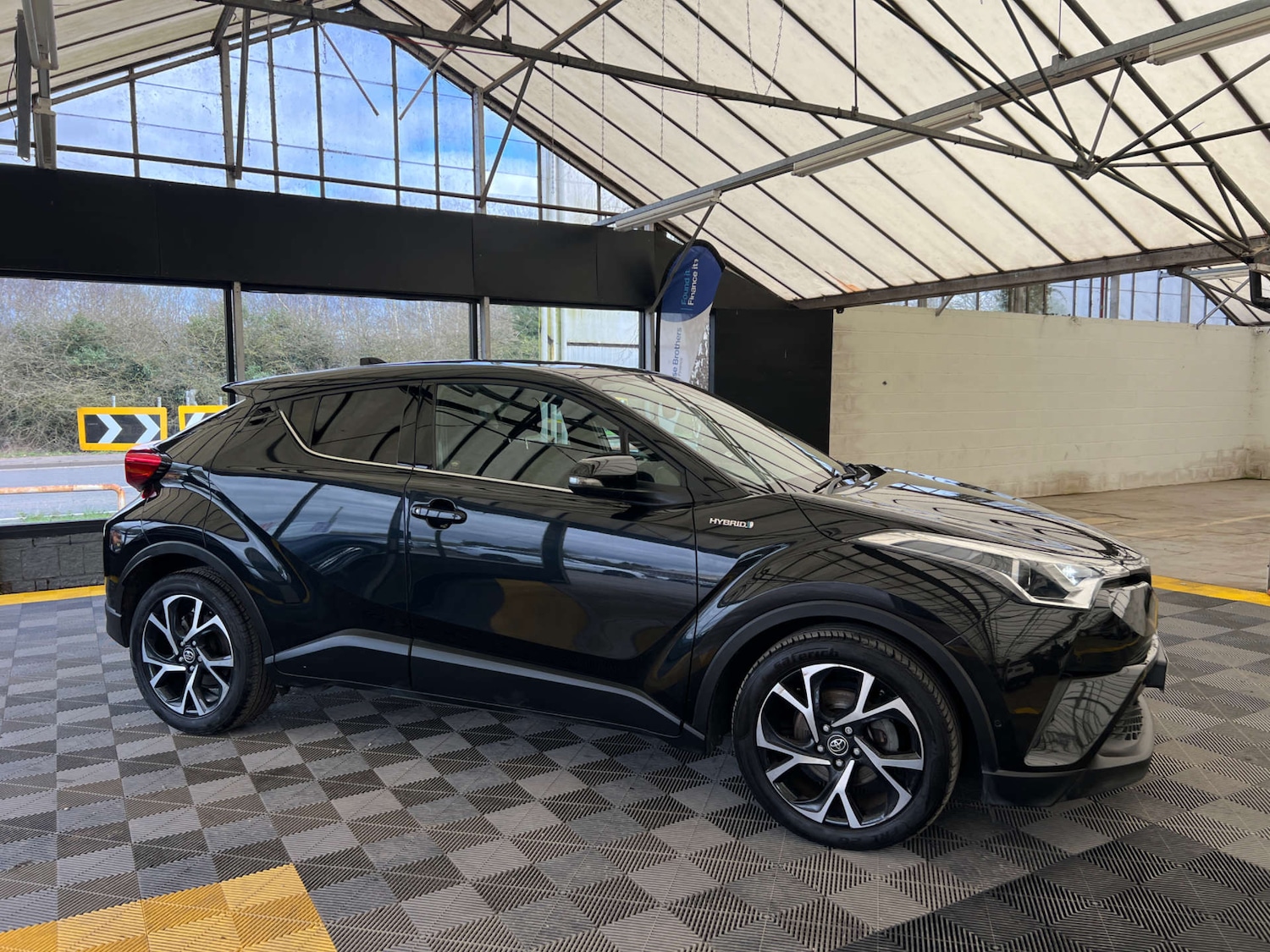 Used Toyota C-HR 2018 for sale - 77821678: Photo 3