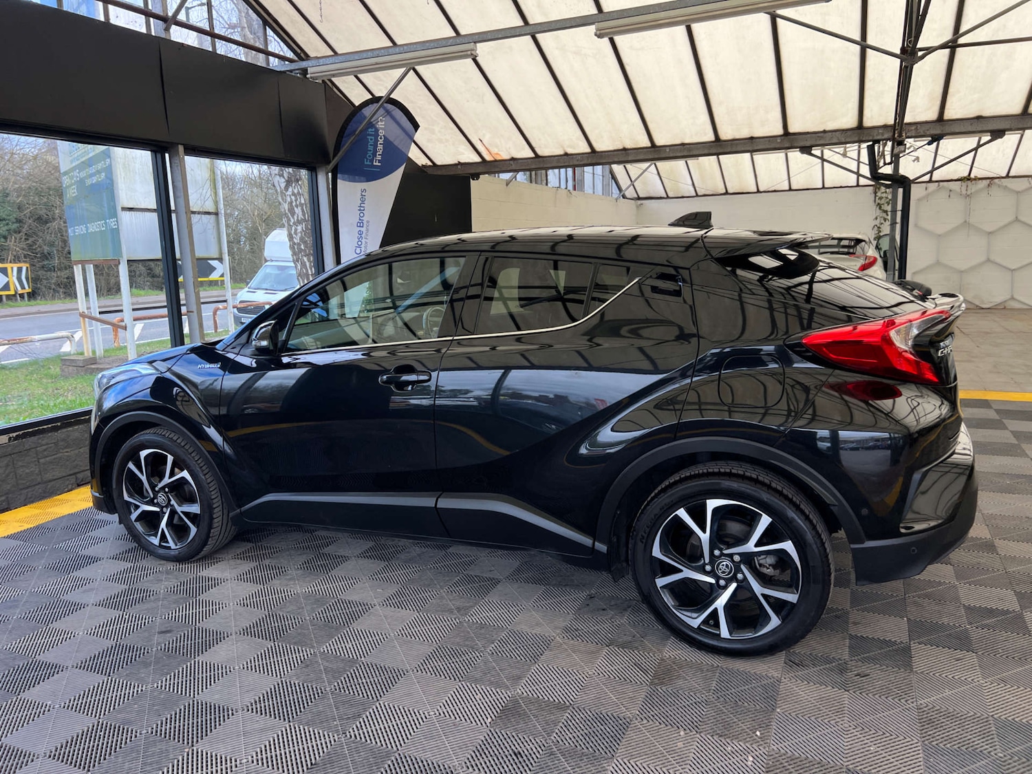 Used Toyota C-HR 2018 for sale - 77821678: Photo 7