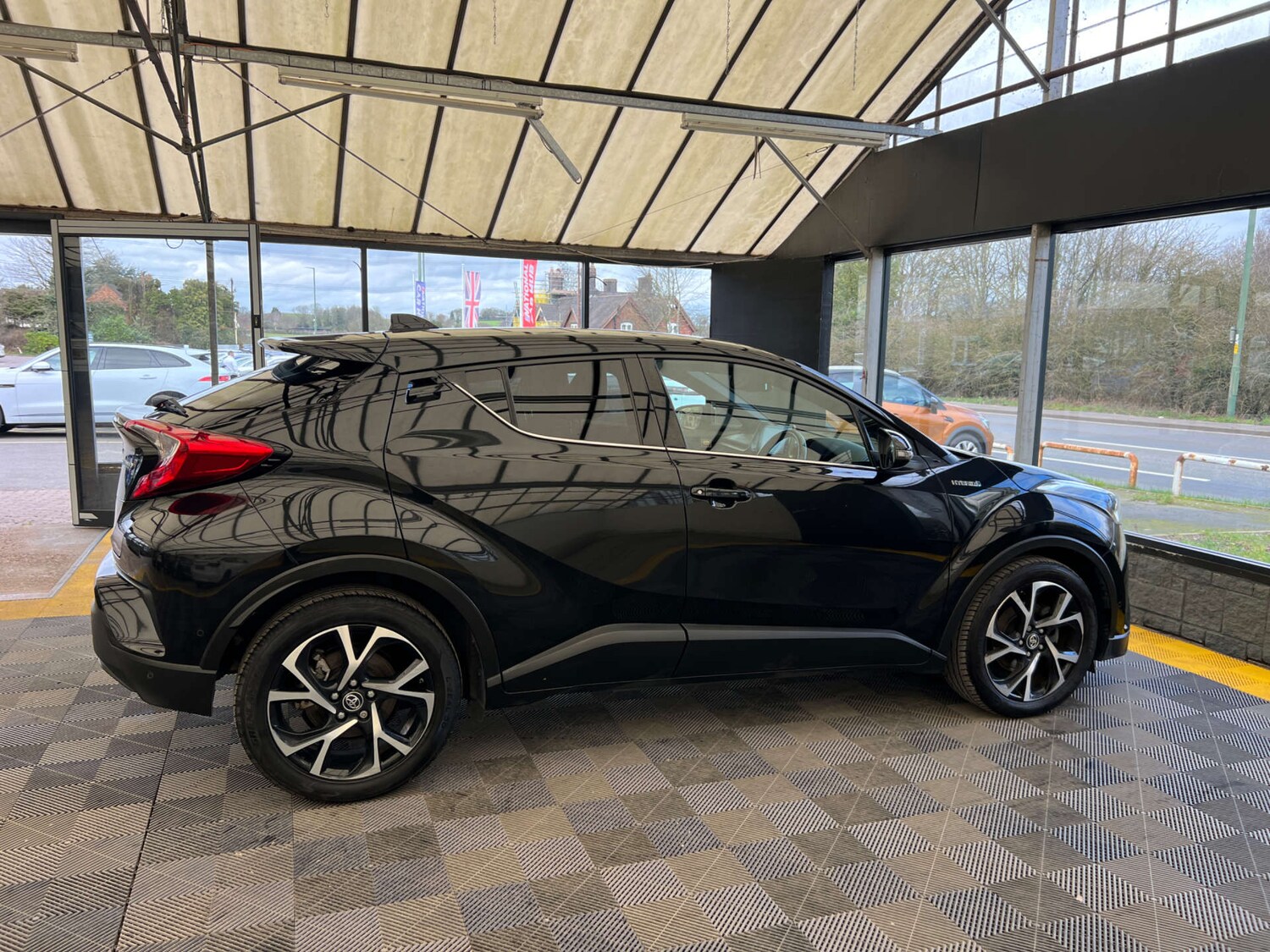 Used Toyota C-HR 2018 for sale - 77821678: Photo 9