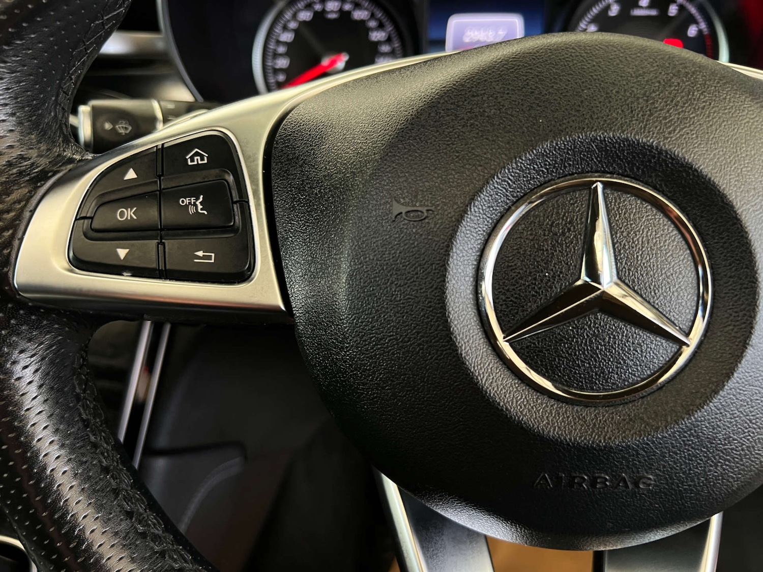 Used Mercedes-Benz GLC 2018 for sale - 77393346: Photo 11