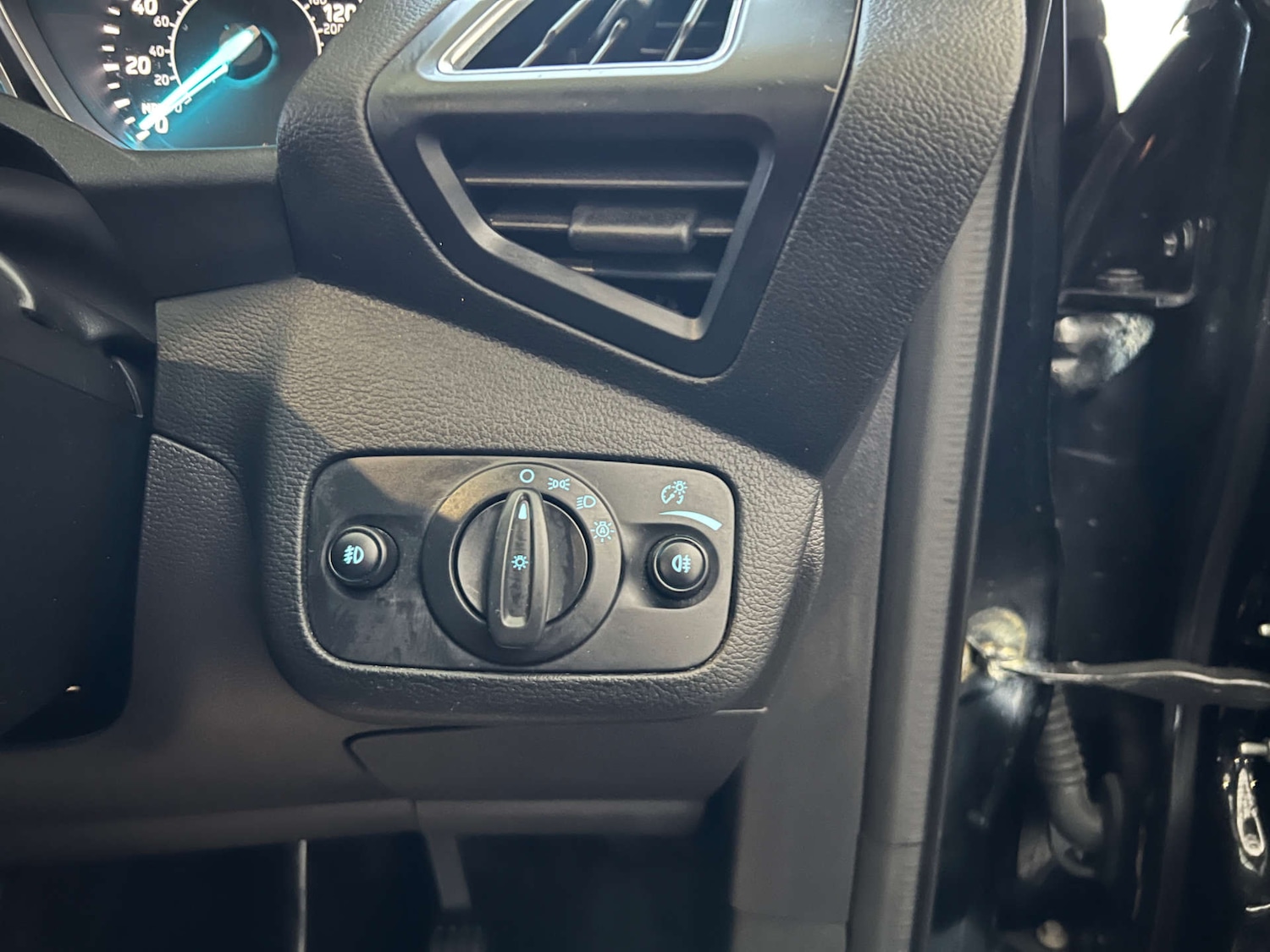 Used Ford Kuga 2019 for sale - 76940192: Photo 13