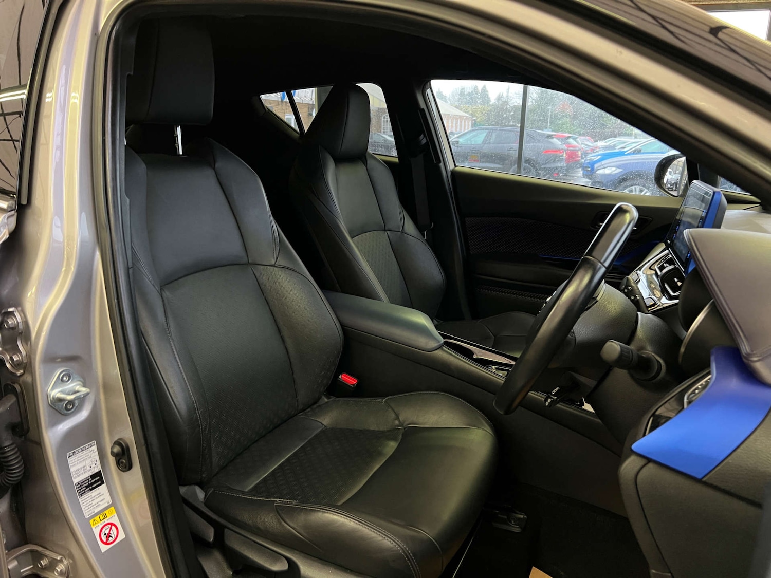 Used Toyota C-HR 2017 for sale - 77452454: Photo 11