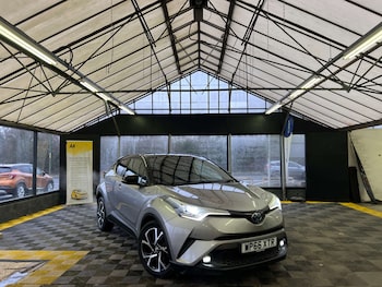Used Toyota C-HR 2017 for sale - 77452454: Photo