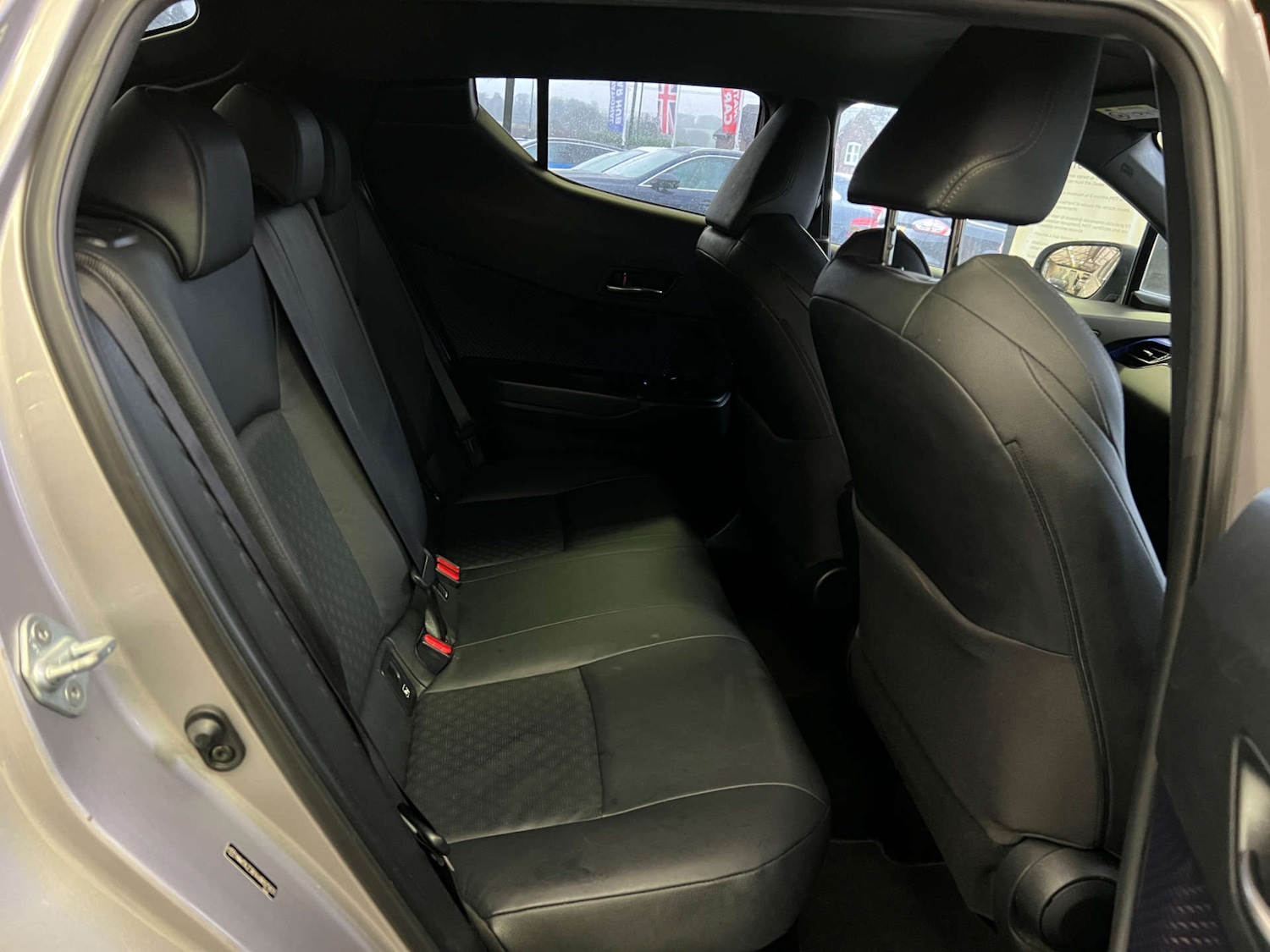 Used Toyota C-HR 2017 for sale - 77452454: Photo 24