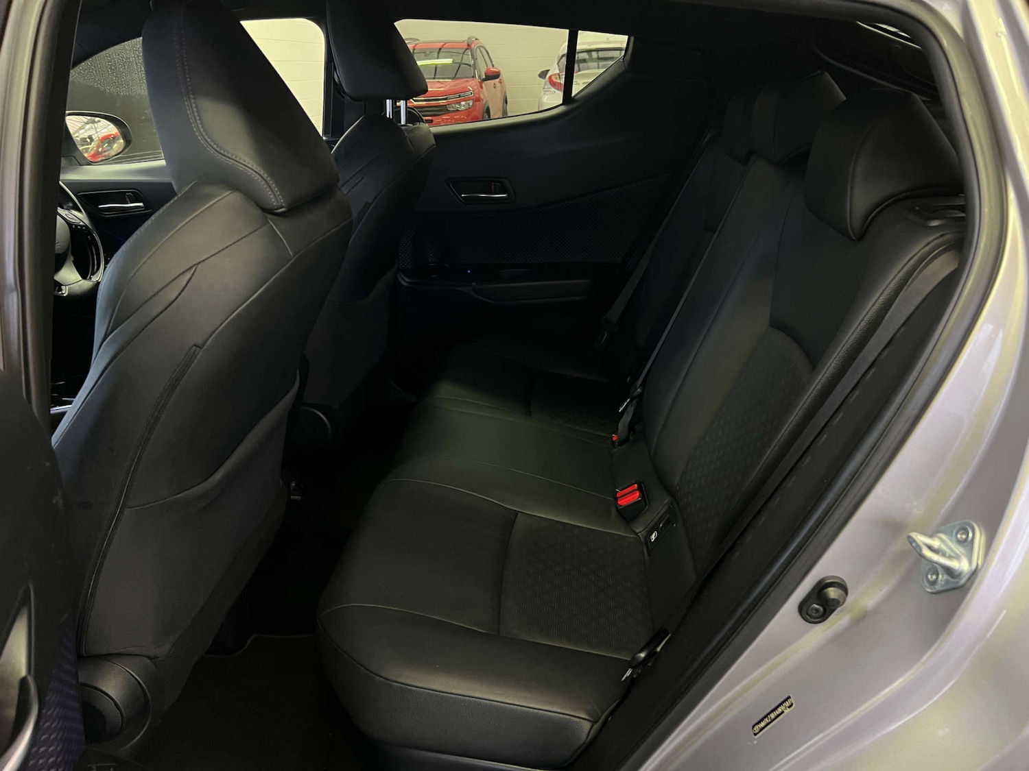 Used Toyota C-HR 2017 for sale - 77452454: Photo 25