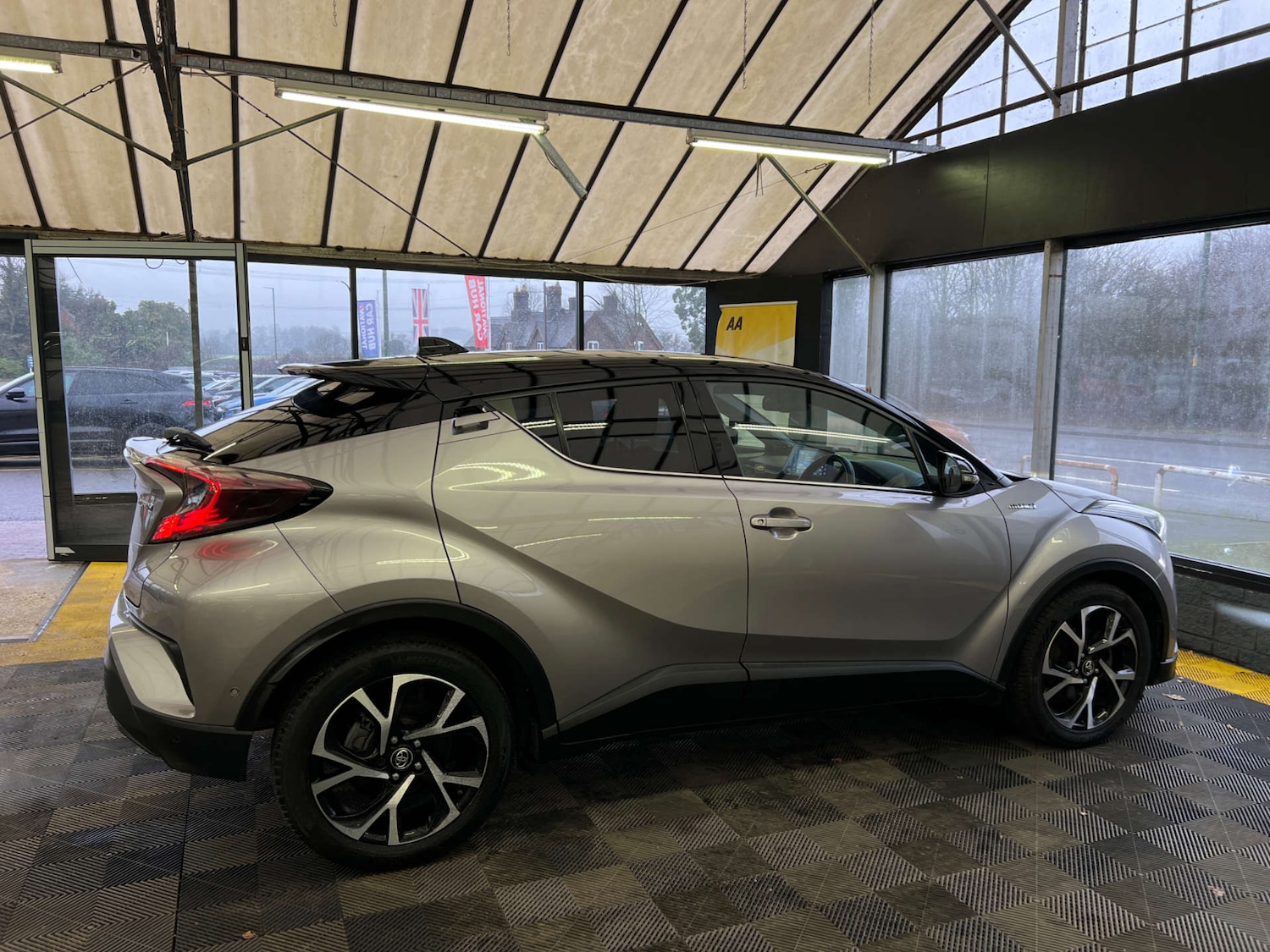 Used Toyota C-HR 2017 for sale - 77452454: Photo 9