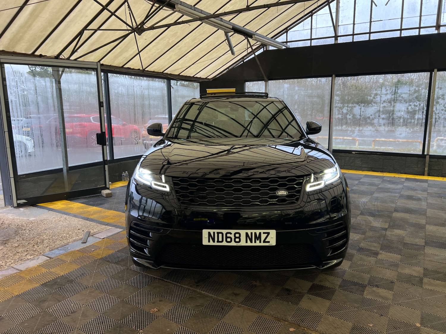 Used Land Rover Range Rover Velar 2018 for sale - 77370956: Photo 4