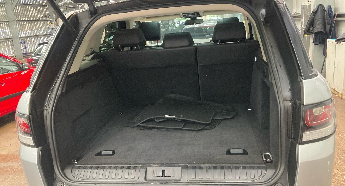 Used Land Rover Range Rover Sport 2016 for sale - 76620532: Photo 10