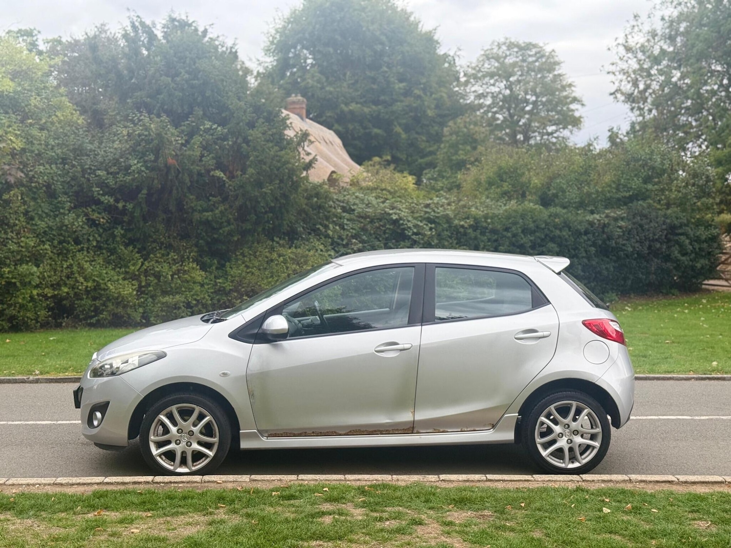 Used Mazda Mazda2 2011 for sale - 76060835: Photo 7