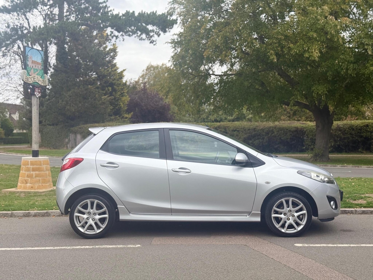 Used Mazda Mazda2 2011 for sale - 76060835: Photo 8