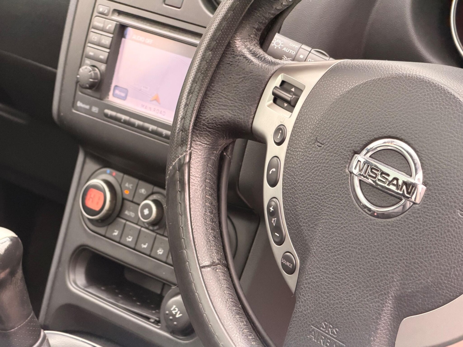 Used Nissan Qashqai 2011 for sale - 77253747: Photo 21