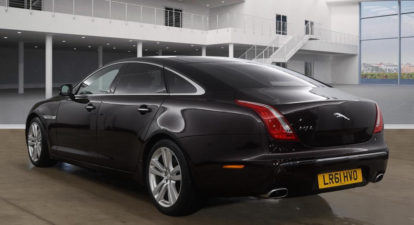 Used Jaguar XJ 2011 for sale - 77345402: Photo 3