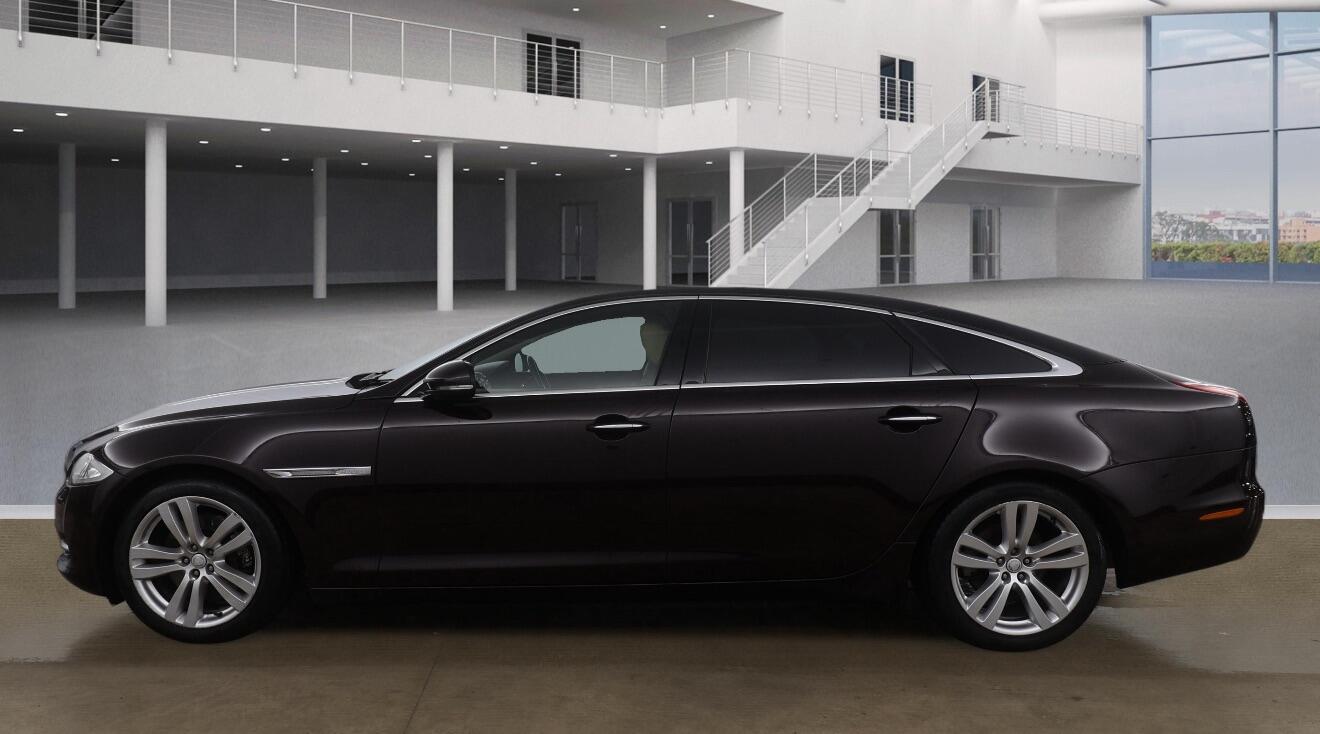 Used Jaguar XJ 2011 for sale - 77345402: Photo 4