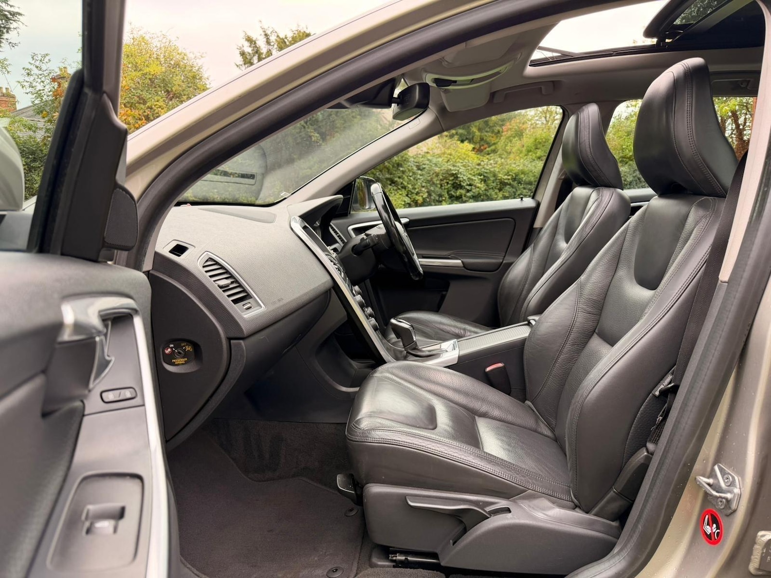 Used Volvo XC60 2013 for sale - 75809843: Photo 19