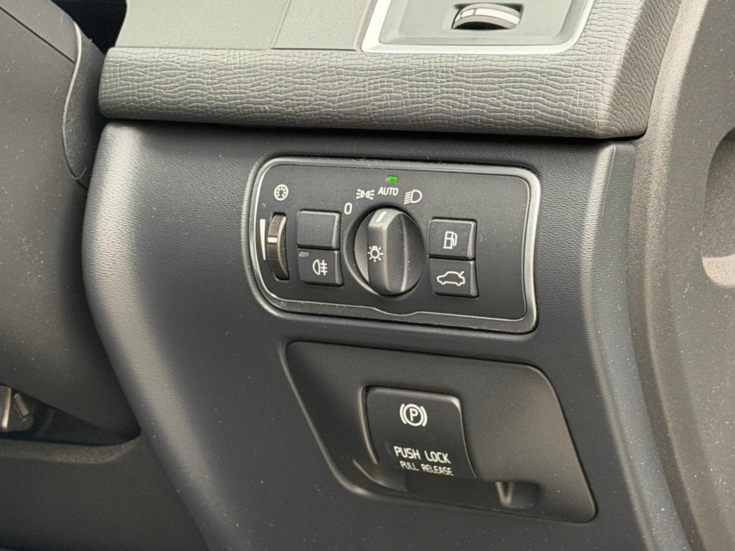Used Volvo XC60 2013 for sale - 75809843: Photo 28