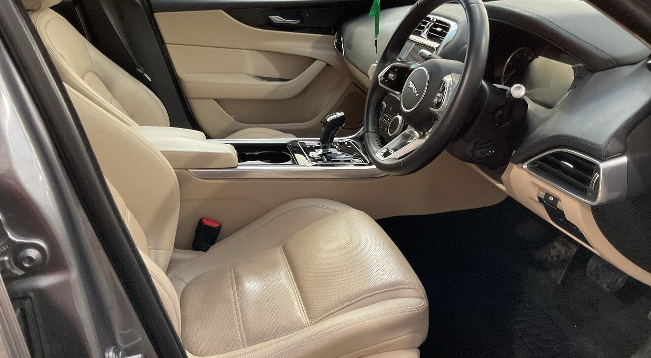 Used Jaguar XE 2019 for sale - 77175227: Photo 7