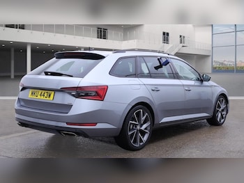 Used Skoda Superb 2020 for sale - 76521780: Photo