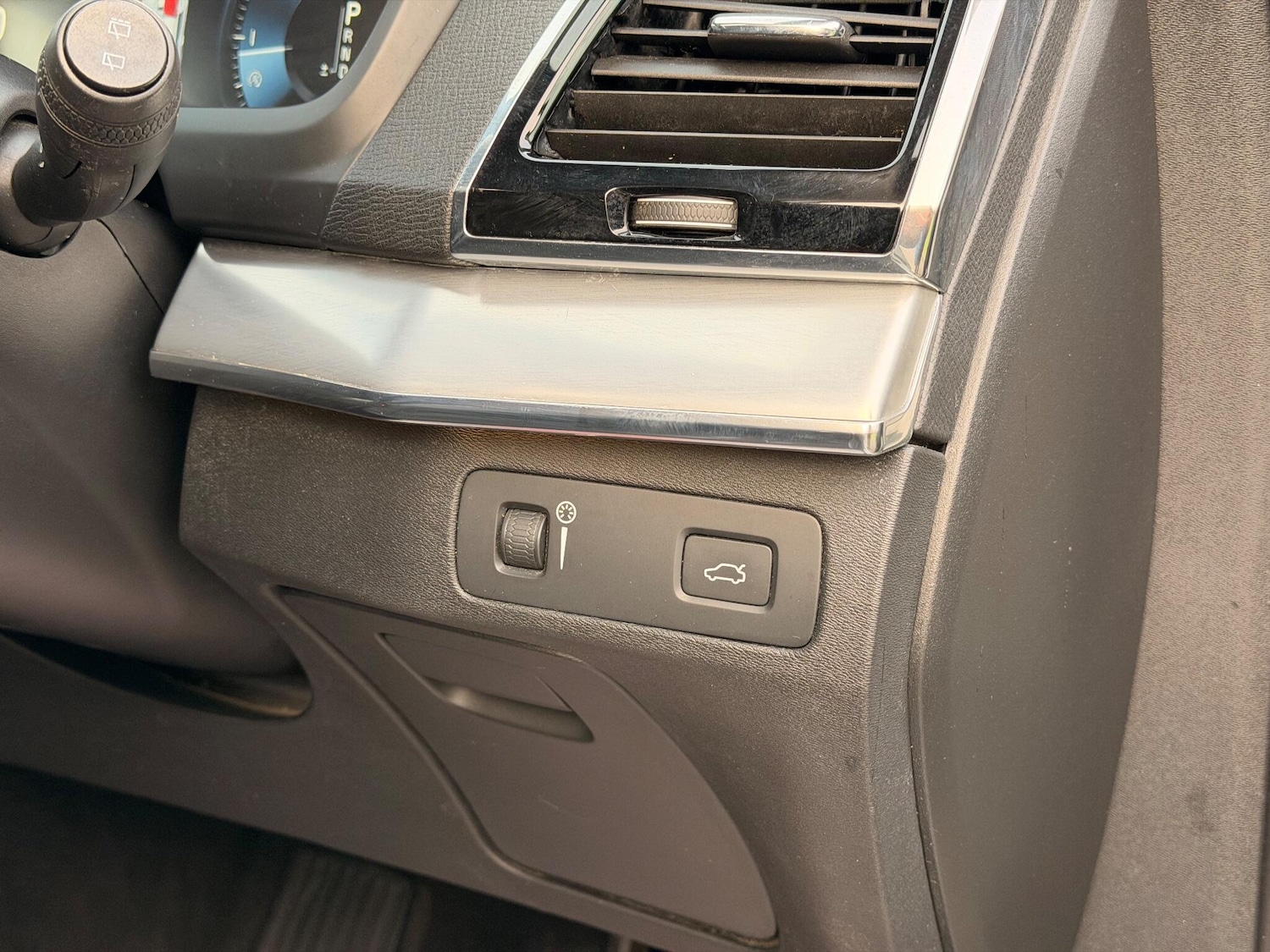 Used Volvo XC90 2015 for sale - 76283265: Photo 26